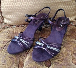 Sandalias de tacón con tiras de cuero plateado púrpura oscuro Fax of Life aerosoles talla 8M - Imagen 1 de 8