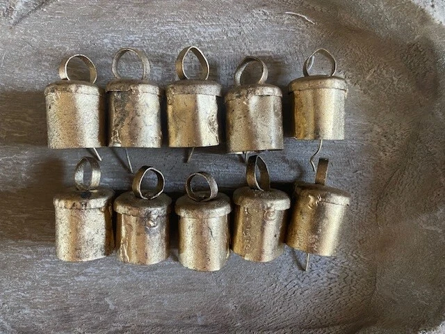 CHALK + CO. 10 VINTAGE NKUKU STYLE BRASS GOLD COLOUR HAND-CRAFTED INDIAN BELLS