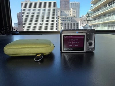 HP Digital Camera Photosmart R827  7.2 MP - Image 1 of 3