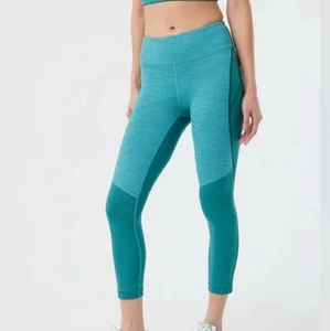 Outdoor Voices Teal Green Move Free 3/4 High Rise Leggings M Color Block Jasper - Bild 1 von 10