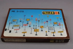 Z294 Faller B-578 maquette panneaux signalisation route rue parcmetre poubelle - Picture 1 of 1