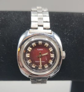 Timex Ladies Wind Watch RED 556120 Adjustable Stretch Band 1978 VINTAGE RUNS - Picture 1 of 11