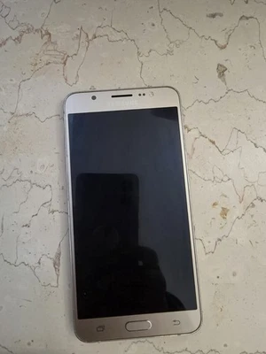 Samsung Galaxy J7 - 16GB - Oro  - Immagine 1 di 3