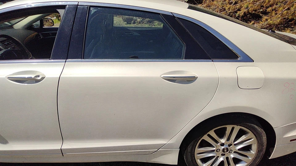 16 LINCOLN MKZ Rear Door Driver Leftwhite Platinum ug - Image 1 of 2