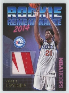 2016-17 NBA Hoops Rookie Remembrance PRIME Joel Embiid Patch /25 76ers #33 C71 - Foto 1 di 2