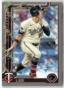 2025 Topps Holiday #H13 Brooks Lee Silver Glitter Holiday - Picture 1 of 2