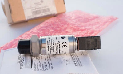 Johnson Controls P499VCH-401C Pressure Sensor Transducer -1-8bar Output 0-10 Vdc - Image 1 of 4