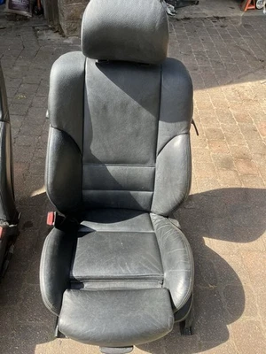 e46 330Ci 2005 front sport seats black leather pair wirh motors - Image 1 of 4