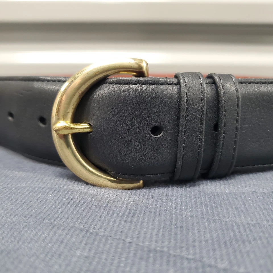 Cinturón Coach de cuero negro curtido con guante para mujer hebilla mediana de latón macizo  Foto 1 de 4