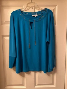 Calvin Klein || Größe L || türkis || Kette || verzierte Bluse mit Schlüsselloch - Bild 1 von 2