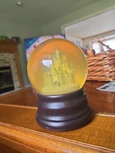 Walt Disney Castle Musical Snow Globe "When You Wish Upon A Star" - Pre-Owned  - Picture 1 of 3