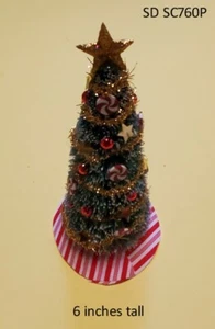 Geschmückter Weihnachtsbaum mit passendem Kranz Puppenhaus Miniaturen Maßstab 1:12 - Bild 1 von 2