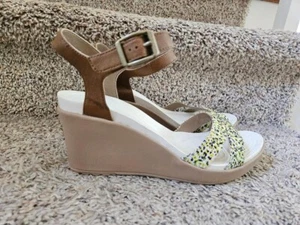 CROCS Leigh Ankle Strap Wedge Sandal in Women's Size 11 Brown/Tan/Print - NEW! - Picture 1 of 6