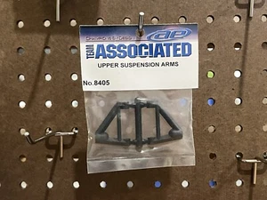 Associated 8405 Upper Suspension Arms Dynamic Pan Car Vintage New Old Stock B4 - Picture 1 of 2