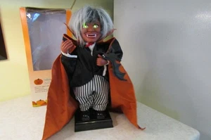 Vintage Rennoc HALLOWEEN Vampire Dracula Animated & Lights Up 18" Decor Q3 - Picture 1 of 8