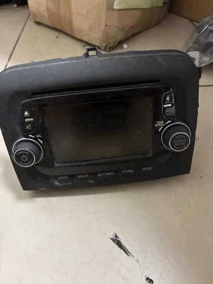 SCHERMO MONITOR DISPLAY AUTORADIO STEREO UCONNECT BLUETOOTH FIAT 500L 500 L - Immagine 1 di 2