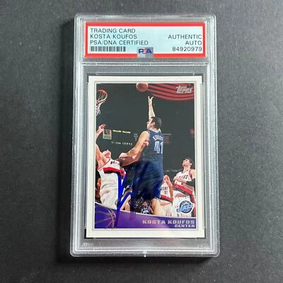 Tarjeta firmada por Kosta Koufos 2009-10 Topps Baloncesto #302 Auto PSA Losa Jazz Foto 1 de 2