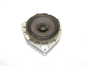 Toyota Yaris P1 2000 Subwoofer ALTAVOZ Bajo Central Altavoz 86160-52070 Izquierda - Imagen 1 de 5
