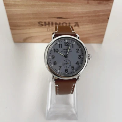 Reloj de cuarzo para hombre Shinola The Runwell esfera azul pizarra correa de cuero tostado 41 mm Foto 1 de 4