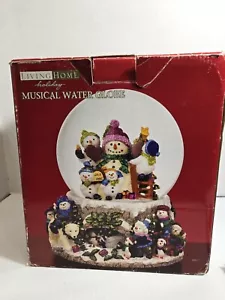 HOLIDAY HOME MUSICAL WATER GLOBE 150MM GLOBE IN BOX WIND UP - Picture 1 of 4