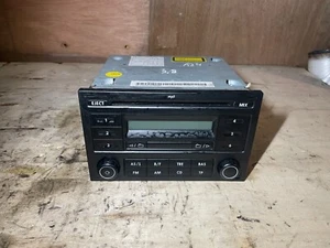 VOLKSWAGEN POLO RADIO STEREO CD MP3 PLAYER HEAD UNIT 6Q0035152C (AJ-4) - Picture 1 of 5