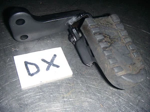 PEDANA POGGIAPIEDE ANTERIORE DESTRA DX YAMAHA XTZ 660 TENERE' 1991 1998 - Foto 1 di 1