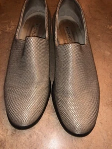 Donald J Pliner Champagne Metallic Squares Fabric Loafer Pumps Block Heel 8M - Picture 1 of 12