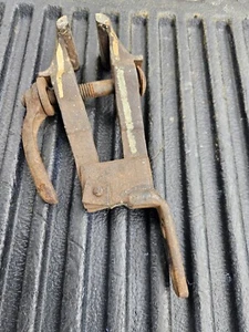 Antiker Schraubstock oder Klemme ??? - Bild 1 von 13