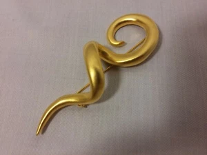 jewelry pins and brooches simple pretty gold pin - Picture 1 of 4