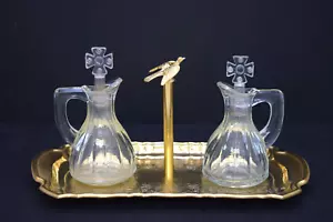 Juego de jarra de vidrio antiguo, 2 cuelas de vidrio con bandeja de latón, (CU275) chalice co. - Imagen 1 de 9