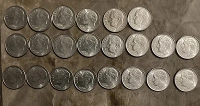 Lot Of (22) Die Chipped Roosevelt Dimes Dates Vary From 2017-2025 Big & Small - Image 1 of 4