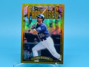 Larry WALKER 2023 Topps Finest Flashback GOLD Refractor SSP
