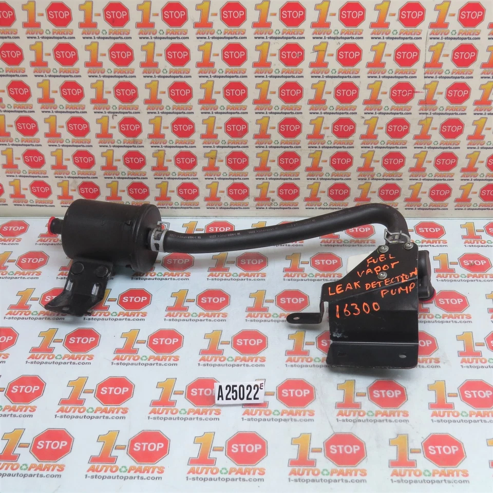 2002-2006 BMW 325i LEAK DETECTION PUMP 16-13-7-193-479 OEM - Image 1 of 4