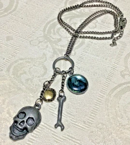 Necklace Disney Pirates of the Caribbean Charm Photo with Scull - Picture 1 of 2