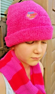 GIRLS RED / PINK SCARF OR PINK BEANIE combine posting - Picture 1 of 6