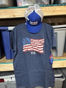 Home of the Brave blau USA T-Shirt Herren Größe Large & rot/weiß/blau Mütze alle neu mit Etikett - Bild 1 von 7