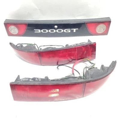Mitsubishi 3000GT 1991 1999 DOHC manual OEM las 3 luces traseras  Foto 1 de 4