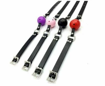 Mordaza de bola bucal transpirable BDSM | Juguete de sujeción de bondage de cuero sintético - 4 colores Foto 1 de 2