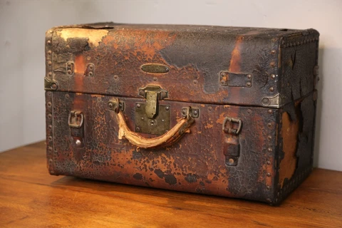 Antique steamer trunk leather chest suitcase uniform tool box wardrobe vintage Cover