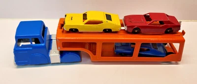 Vintage Midge Toys Diecast Car Carrier Truck with 3 Cars - Image 1 of 4