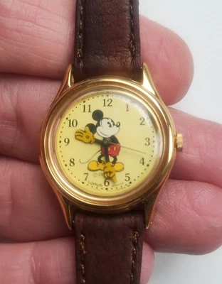Винтажные женские часы MICKEY MOUSE Disney LORUS, НОВАЯ ЛЕНТА, новый аккумулятор, РАБОТАЮТ - Изображение 1 из 4
