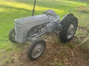 Ferguson te20 tractor - Picture 1 of 4