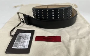 Neu mit Etikett Valentino Rockstud Rollschnalle schwarzer Gürtel Größe 105EU/42"" 795,00 $ - Bild 1 von 8