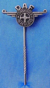 VINTAGE DAF TRUCK LORRY CAR AUTO STICK PIN BADGE DAF - EINDHOVEN SILVER & ENAMEL - Bild 1 von 8
