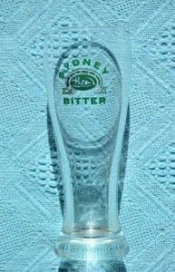 SYDNEY BITTER Beer Glass 1 x Only 285ML LAGER BEER-Rare Green Logo. Promo Item - Foto 1 di 1