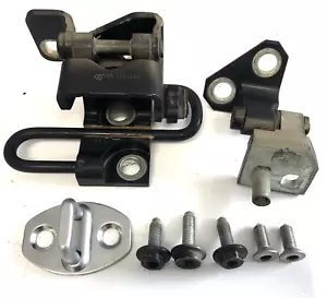 06-10 VW Jetta Rabbit MK5 - Door Hinge Rear Left Driver LR OEM - 1K4 833 411 M - Picture 1 of 10