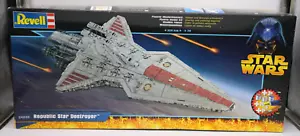Revell plastic model kit Republic Star Destroyer 04860 Star Wars New - Foto 1 di 6