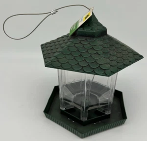 Alimentatore di semi di uccellino~appeso all'esterno~NUOVO~Casa in plastica verde e trasparente - Foto 1 di 4