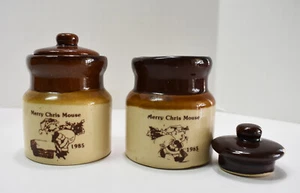 Vtg 1985 Swiss Colony Cheese Spread 3-3/4" Pottery Crocks Lids Merry Chris Mouse - Picture 1 of 3