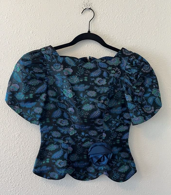 复古 20 世纪 80 年代舞蹈魅力上衣,尺寸 3/4 泡泡袖 Cottage Coquette 花卉贴花 — 第 1/4 张图片